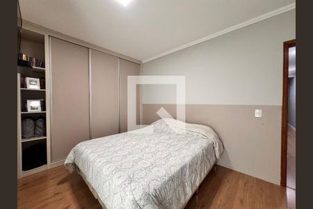 Casa à venda com 156m², 3 quartos e 3 vagasSuite