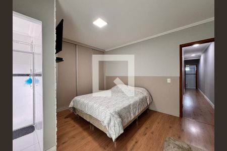 Casa à venda com 156m², 3 quartos e 3 vagasSuite