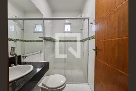 Casa à venda com 156m², 3 quartos e 3 vagasBanheiro 