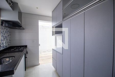 Casa de condomínio para alugar com 48m², 2 quartos e 2 vagasCozinha