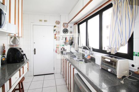Apartamento à venda com 125m², 3 quartos e 2 vagas Apartamento à venda com 125m², 3 quartos e 2 vagasCozinha