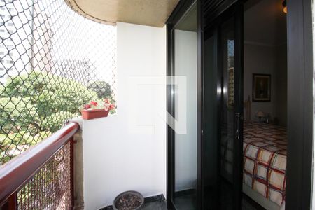 Apartamento à venda com 125m², 3 quartos e 2 vagas Apartamento à venda com 125m², 3 quartos e 2 vagasVaranda