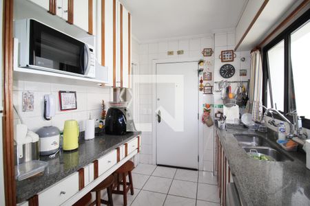Apartamento à venda com 125m², 3 quartos e 2 vagas Apartamento à venda com 125m², 3 quartos e 2 vagasCozinha