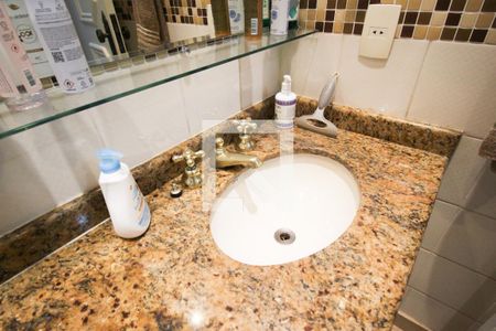 Apartamento à venda com 125m², 3 quartos e 2 vagas Apartamento à venda com 125m², 3 quartos e 2 vagasBanheiro da Suíte