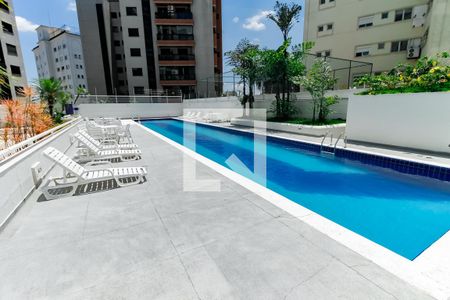 Apartamento para alugar com 199m², 3 quartos e 4 vagas Apartamento para alugar com 199m², 3 quartos e 4 vagasÁrea comum - Piscina