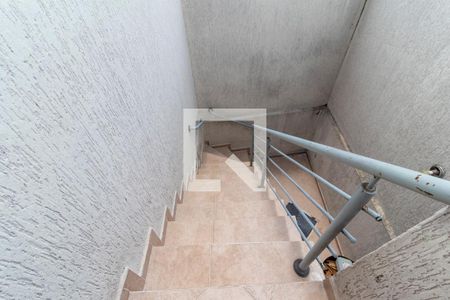 Casa à venda com 120m², 2 quartos e 3 vagasEscada de Acesso à Garagem