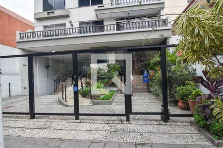 Apartamento à venda com 180m², 4 quartos e 1 vaga Apartamento à venda com 180m², 4 quartos e 1 vagaFachada
