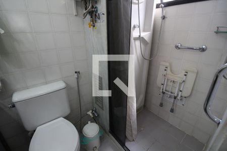 Apartamento à venda com 115m², 4 quartos e 2 vagasQuarto 3 - Banheiro da Suíte