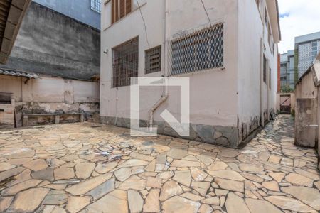 Casa à venda com 300m², 4 quartos e 2 vagas Casa à venda com 300m², 4 quartos e 2 vagasÁrea externa