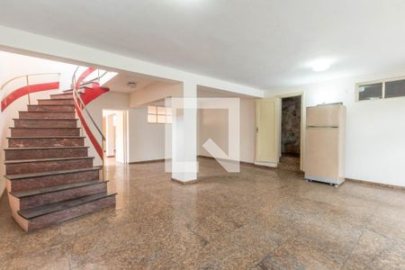 Casa à venda com 300m², 4 quartos e 2 vagas Casa à venda com 300m², 4 quartos e 2 vagasGaragem