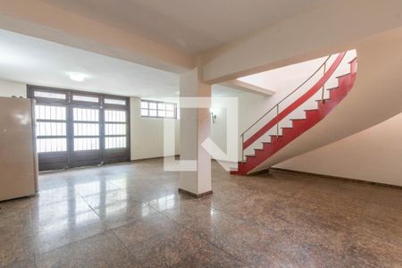 Casa à venda com 300m², 4 quartos e 2 vagas Casa à venda com 300m², 4 quartos e 2 vagasGaragem