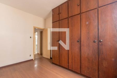 Casa à venda com 300m², 4 quartos e 2 vagas Casa à venda com 300m², 4 quartos e 2 vagasQuarto 2