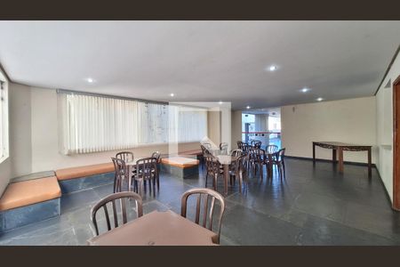 Apartamento à venda com 60m², 2 quartos e 1 vagaFestas