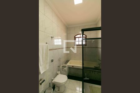 Casa à venda com 354m², 4 quartos e 1 vaga Casa à venda com 354m², 4 quartos e 1 vagaBanheiro da Suíte