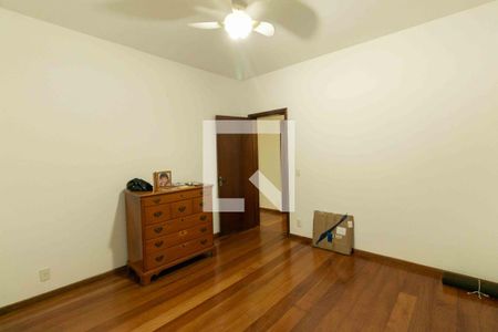 Casa à venda com 354m², 4 quartos e 1 vaga Casa à venda com 354m², 4 quartos e 1 vagaQuarto 1