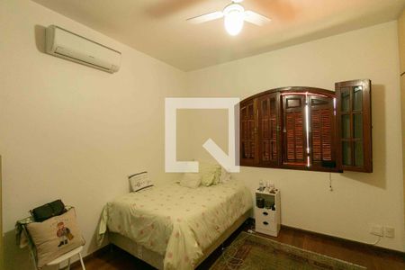 Casa à venda com 354m², 4 quartos e 1 vaga Casa à venda com 354m², 4 quartos e 1 vagaQuarto 3 Suíte