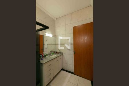 Casa à venda com 354m², 4 quartos e 1 vaga Casa à venda com 354m², 4 quartos e 1 vagaBanheiro da Suíte