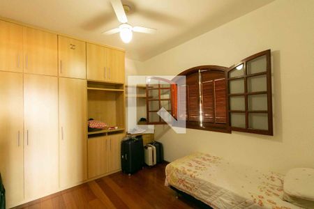 Casa à venda com 354m², 4 quartos e 1 vaga Casa à venda com 354m², 4 quartos e 1 vagaQuarto 4