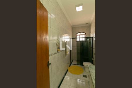 Casa à venda com 354m², 4 quartos e 1 vaga Casa à venda com 354m², 4 quartos e 1 vagaBanheiro Social 2