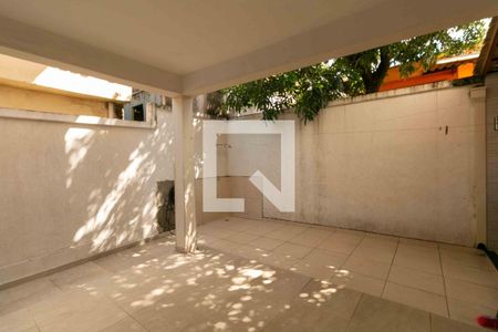 Casa à venda com 354m², 4 quartos e 1 vaga Casa à venda com 354m², 4 quartos e 1 vagaÁrea Externa