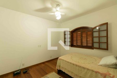 Casa à venda com 354m², 4 quartos e 1 vaga Casa à venda com 354m², 4 quartos e 1 vagaQuarto 2