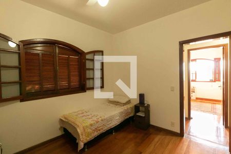 Casa à venda com 354m², 4 quartos e 1 vaga Casa à venda com 354m², 4 quartos e 1 vagaQuarto 4