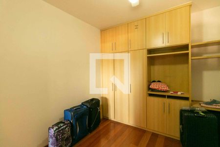 Casa à venda com 354m², 4 quartos e 1 vaga Casa à venda com 354m², 4 quartos e 1 vagaQuarto 4