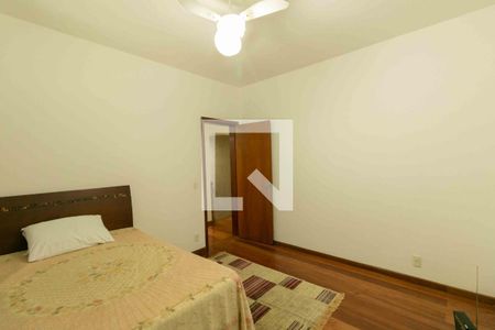 Casa à venda com 354m², 4 quartos e 1 vaga Casa à venda com 354m², 4 quartos e 1 vagaQuarto 2