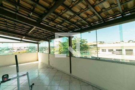 Casa à venda com 354m², 4 quartos e 1 vaga Casa à venda com 354m², 4 quartos e 1 vagaVaranda