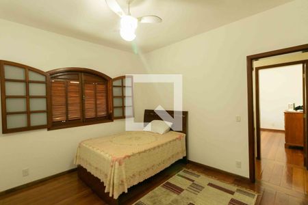 Casa à venda com 354m², 4 quartos e 1 vaga Casa à venda com 354m², 4 quartos e 1 vagaQuarto 2