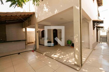 Casa à venda com 354m², 4 quartos e 1 vaga Casa à venda com 354m², 4 quartos e 1 vagaÁrea Externa