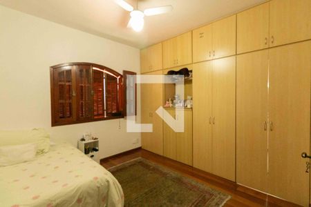 Casa à venda com 354m², 4 quartos e 1 vaga Casa à venda com 354m², 4 quartos e 1 vagaQuarto 3 Suíte