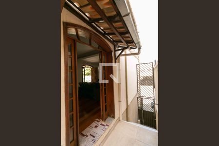 Casa à venda com 354m², 4 quartos e 1 vaga Casa à venda com 354m², 4 quartos e 1 vagaCorredor