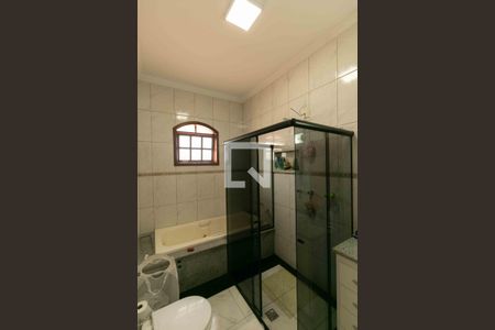 Casa à venda com 354m², 4 quartos e 1 vaga Casa à venda com 354m², 4 quartos e 1 vagaBanheiro da Suíte