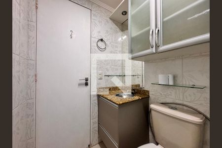 Apartamento à venda com 70m², 2 quartos e 1 vaga Apartamento à venda com 70m², 2 quartos e 1 vagaBanheiro
