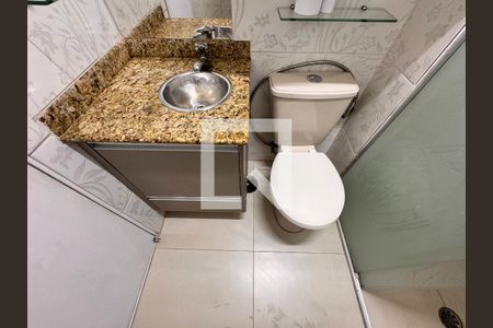 Apartamento à venda com 70m², 2 quartos e 1 vaga Apartamento à venda com 70m², 2 quartos e 1 vagaBanheiro