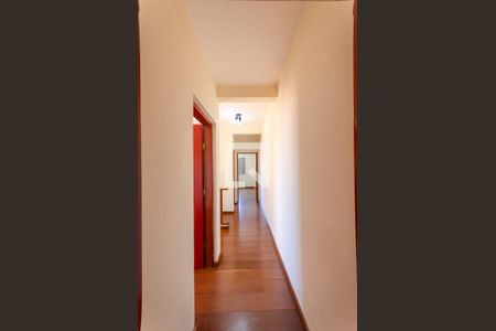 Casa para alugar com 214m², 3 quartos e 5 vagasCorredor