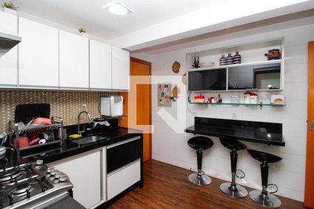 Cozinha de apartamento à venda com 4 quartos, 120m² em Buritis, Belo Horizonte