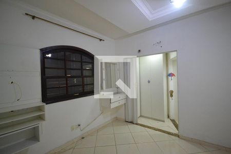 Casa para alugar com 80m², 1 quarto e 2 vagas Casa para alugar com 80m², 1 quarto e 2 vagasSuíte