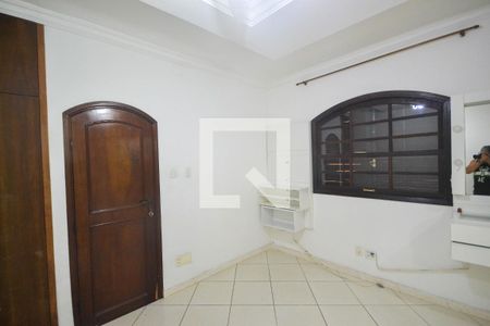 Casa para alugar com 80m², 1 quarto e 2 vagas Casa para alugar com 80m², 1 quarto e 2 vagasSuíte