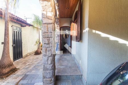 Casa à venda com 315m², 4 quartos e 2 vagasEntrada Principal