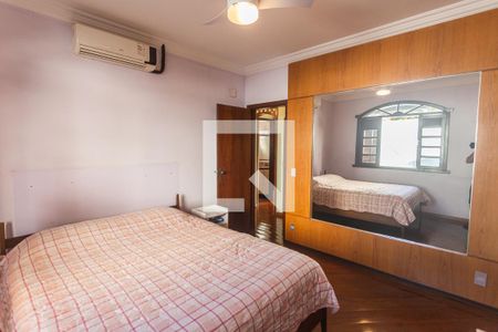 Casa à venda com 315m², 4 quartos e 2 vagasSuíte no 2° Pavimento