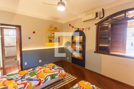 Casa à venda com 315m², 4 quartos e 2 vagasQuarto 2 no 2° Pavimento