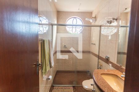 Casa à venda com 315m², 4 quartos e 2 vagasBanheiro Social 2 no 2° Pavimento