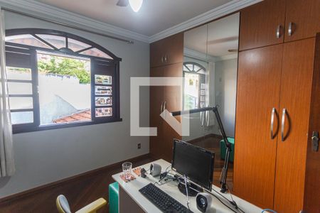 Casa à venda com 315m², 4 quartos e 2 vagasQuarto 3 no 2° Pavimento