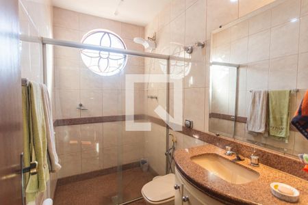 Casa à venda com 315m², 4 quartos e 2 vagasBanheiro Social 2 no 2° Pavimento