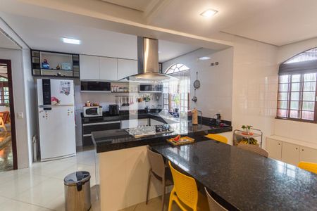 Casa à venda com 315m², 4 quartos e 2 vagasCopa/Cozinha
