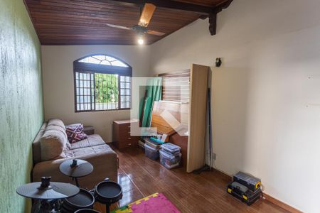 Casa à venda com 315m², 4 quartos e 2 vagasQuarto 4 no 2° Pavimento