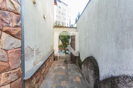 Casa à venda com 315m², 4 quartos e 2 vagasEntrada Lateral