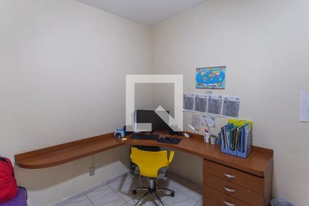 Casa à venda com 315m², 4 quartos e 2 vagasEscritório